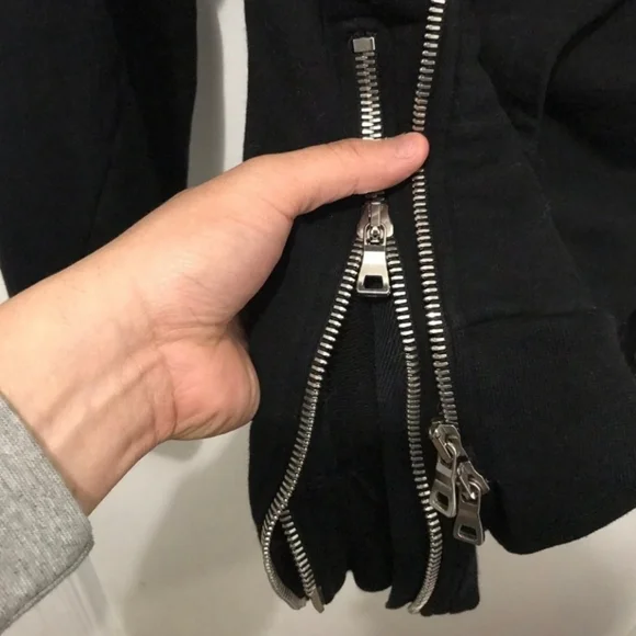 BALMAIN Black Classic Zip-Up Hoodie - Picture 5 of 8